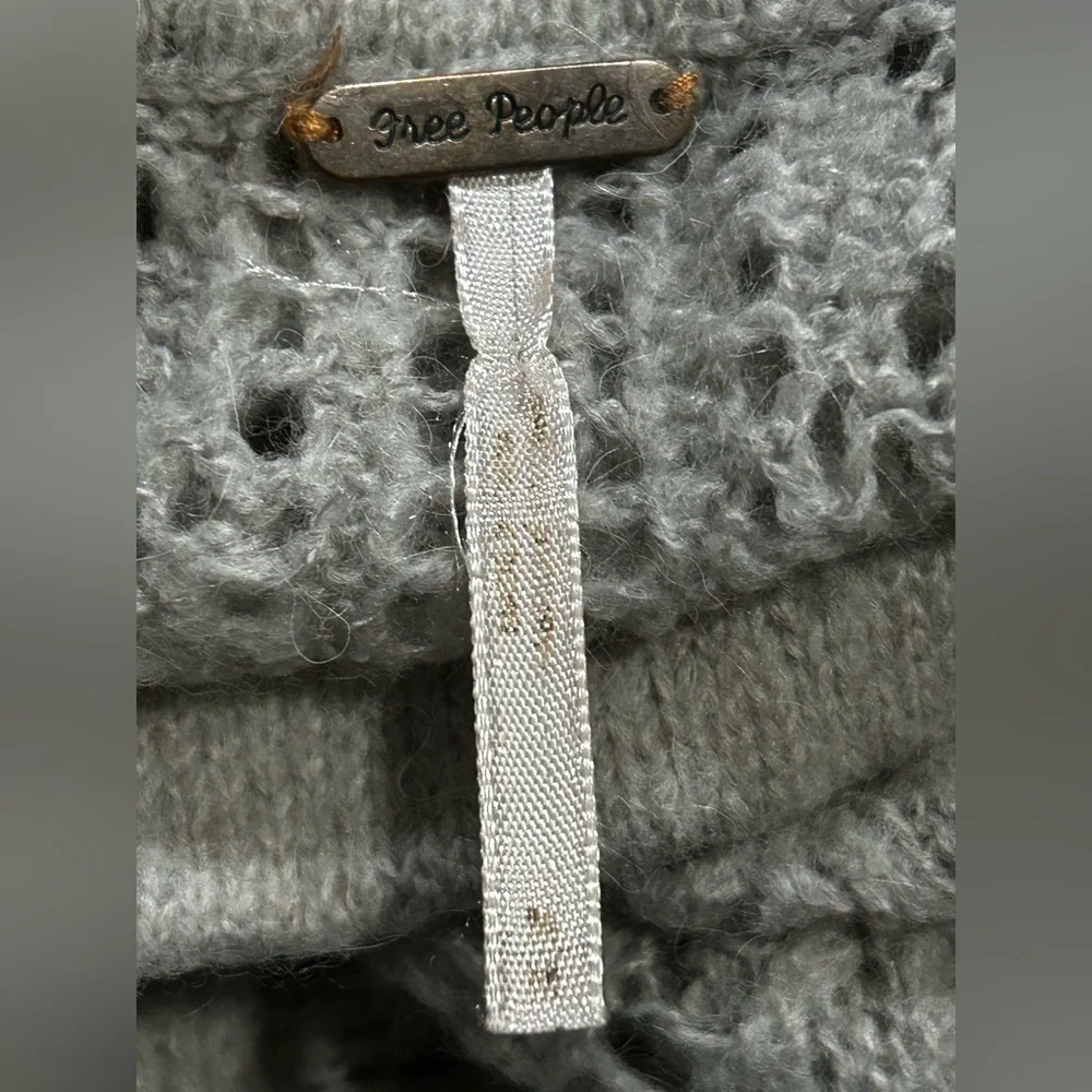 Free People Off-Shoulder Knit Sweater - Gray - Size Medium - Picture 4 of 6